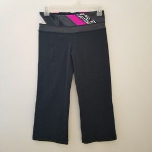 Lululemon Leggings Size 4 Black Groove Crop Activewear
